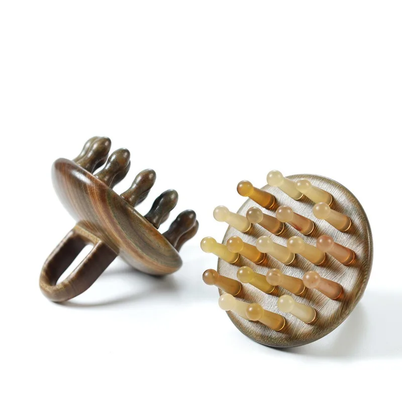 

Green sandalwood horn tooth disc comb massage head, shoulders and neck Horn comb hair nourishment