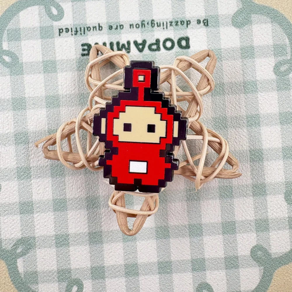 Teletubbies children's educational cartoon metal brooch red character Po animation two-dimensional pixel lapel pin badge accesso
