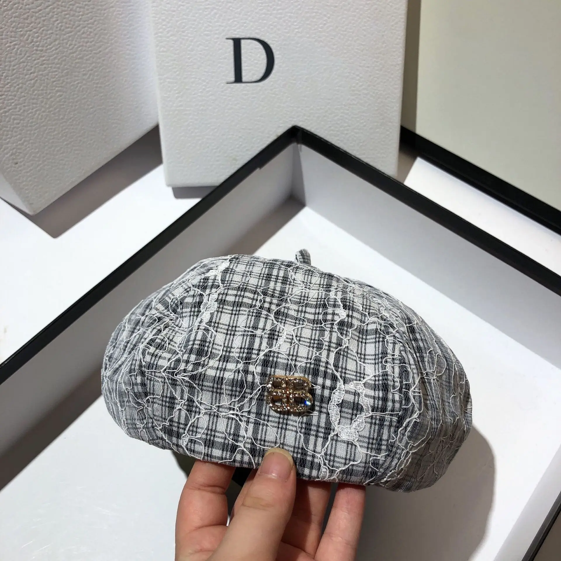 قبعة دانتيل من قماش الجاكار Xiaoxiangfeng على الموضة لعام 2025 - قبعة رسام مثمنة جديدة للخريف في الهواء الطلق متعددة الاستخدامات أغطية رأس للشارع