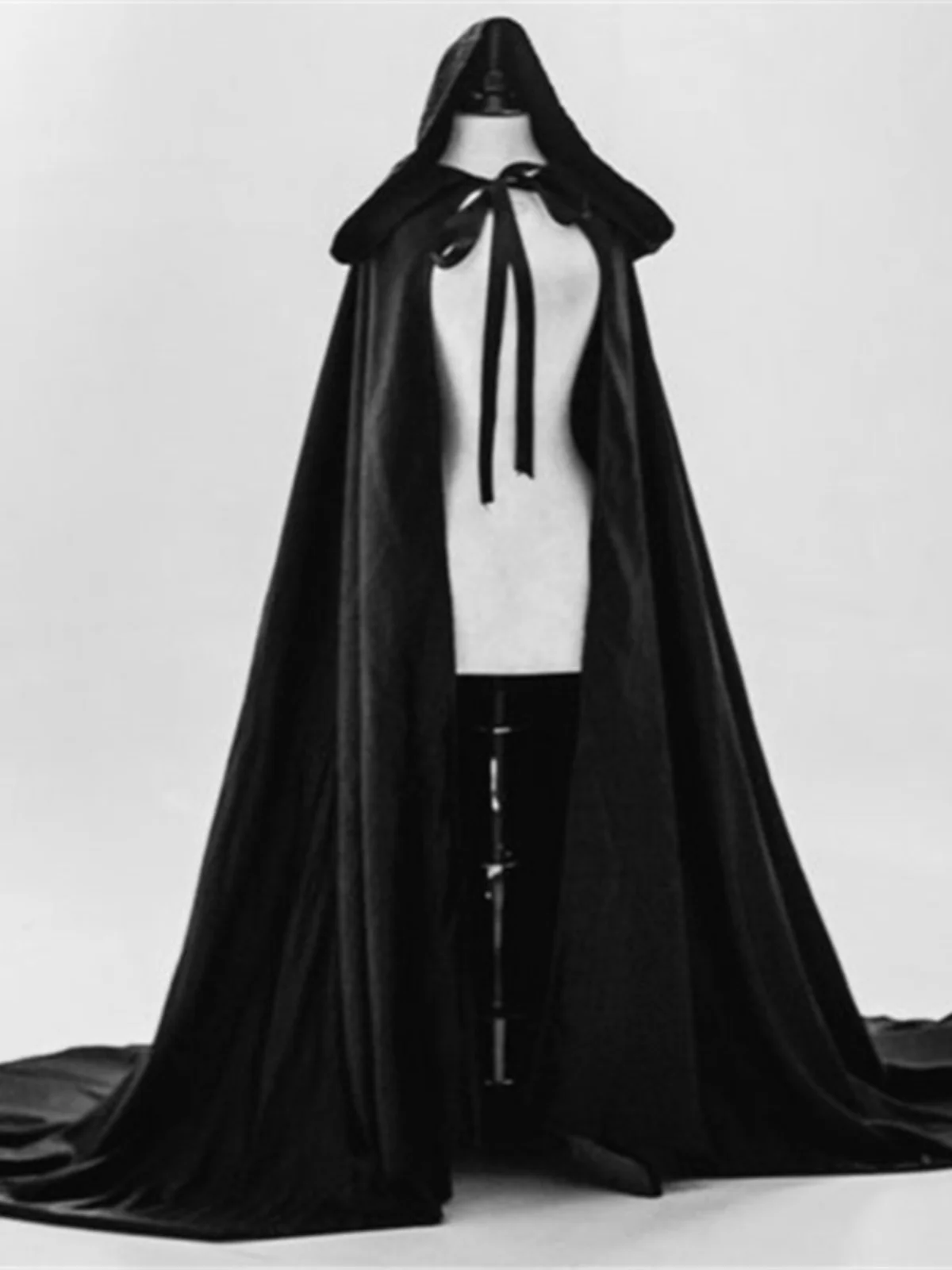 

loween Velvet Cloak Hooded oulder Pad Women's Performance Outfit Versatile Long Bla Cape Oversize Windbreaker Coat