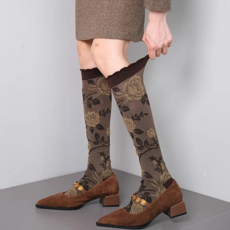 Herbst und Winter Frauen Strümpfe Rose Blume Prägung Retro Knie Socken Strümpfe Frauen Japanische JK Mädchen Waden Socken Strümpfe