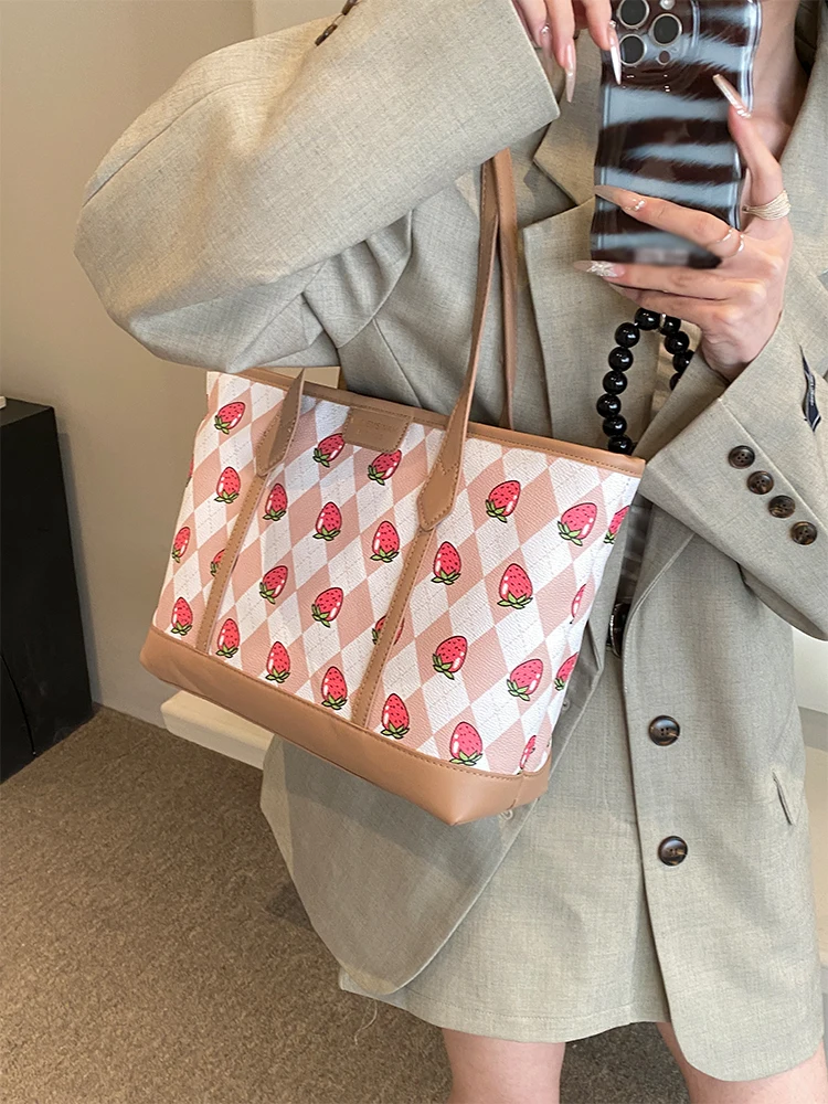 Bolso de hombro con estampado de fresas para mujer, bolso de mano de cuero PU con cremallera, Asa superior, bolso Hobo de gran capacidad