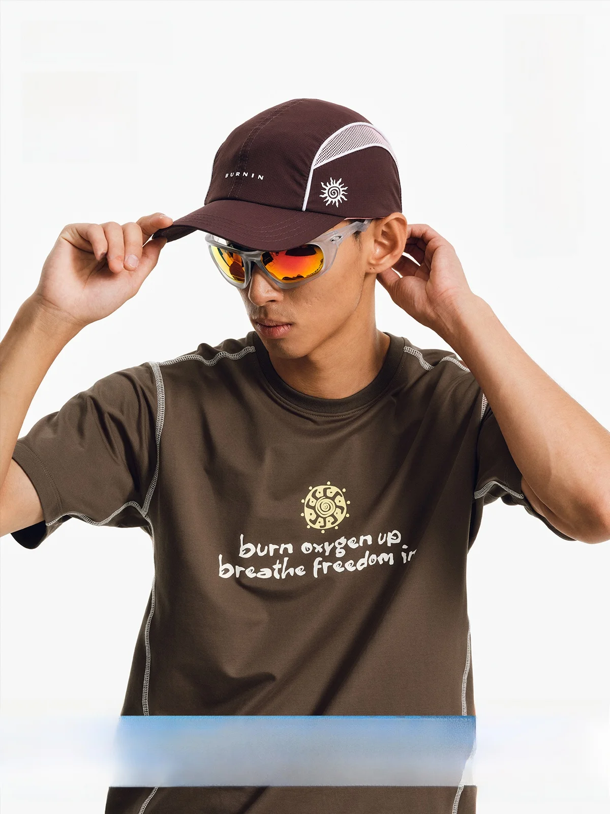casquette-de-sport-burninsportwear-sun-totem-legere-fine-sechage-rapide-avec-sangle-reglable-unisexe-visiere-incurvee-ideale-pour-l'ete