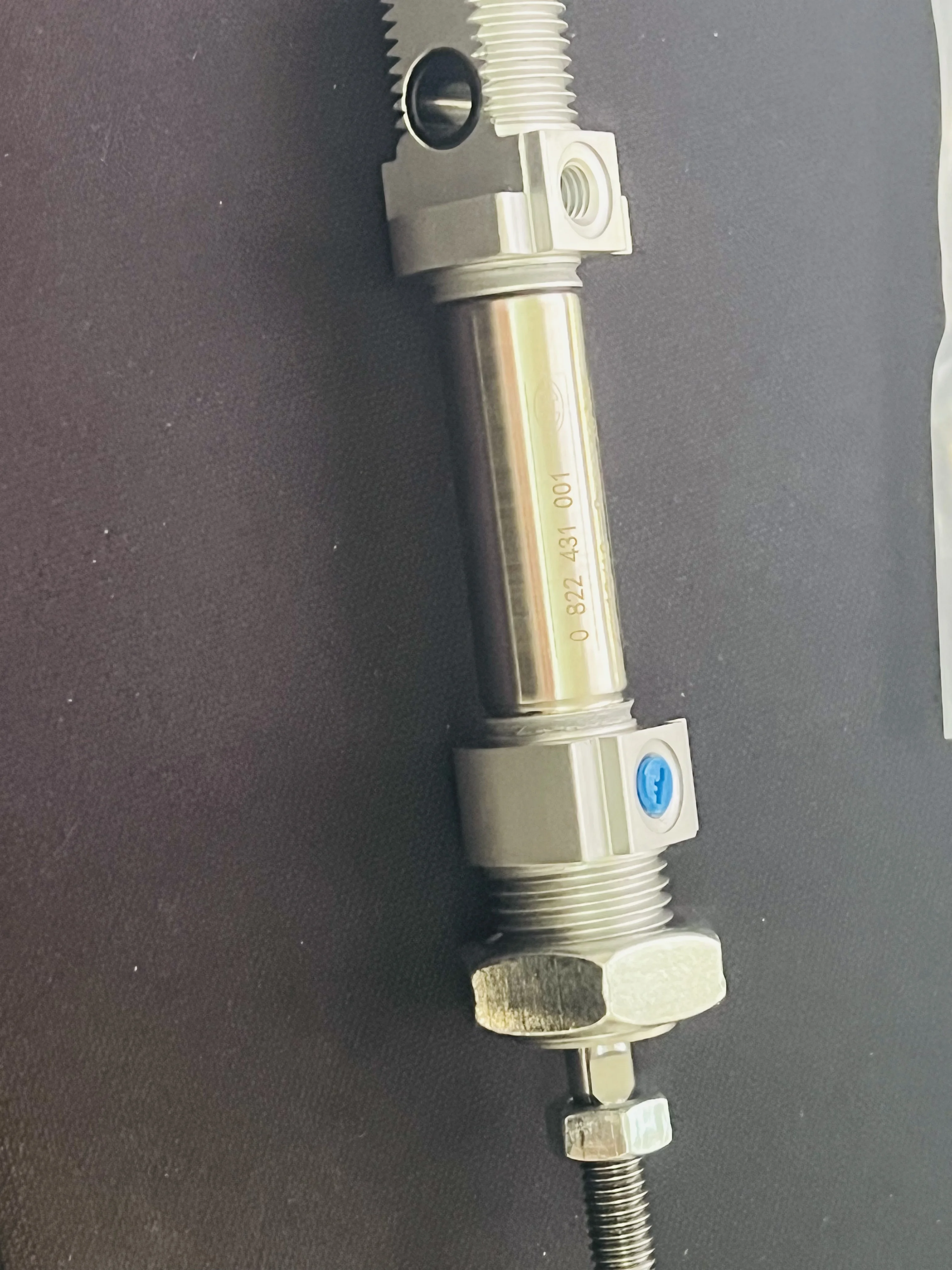 أسطوانة واحدة المفعول مع وظيفة إرجاع الربيع