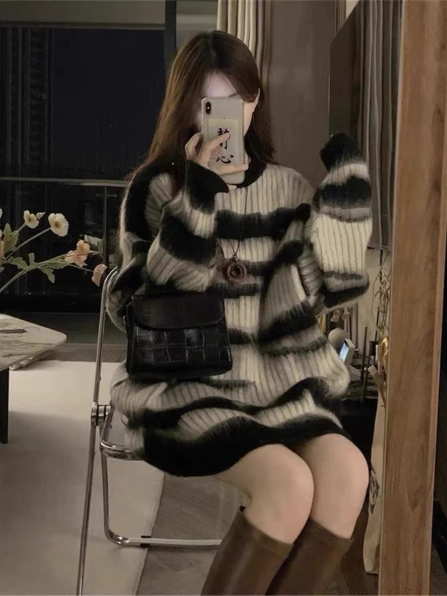 Winter Japanese retro zebra pattern knitted thick loose and lazy style pullover sweater for women