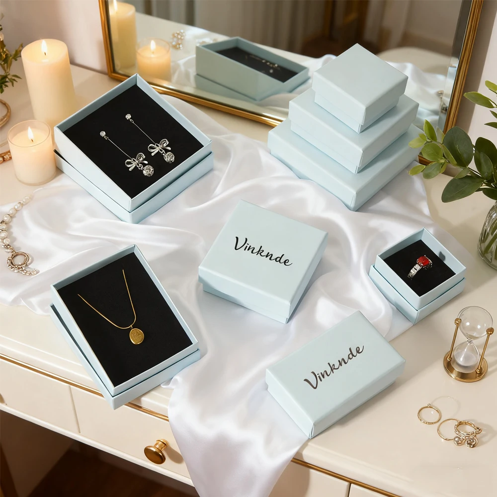 

50 шт. 7x7x3 см персонализированные роскошные ювелирные изделия, подарочная упаковка, бумажная коробка, кольцо, серьги, ожерелье, кулон, шпильки, браслет, органайзер, чехол