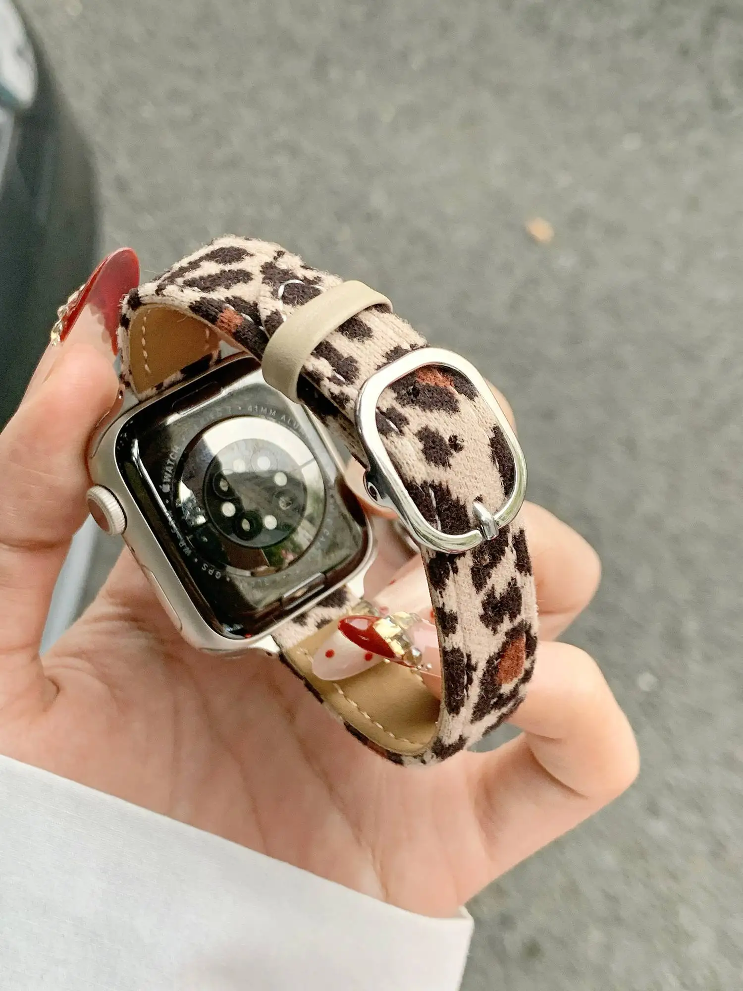 Nice Leopard Print Leather Loop Band for Apple Watch Women 44mm 40 45 41 49 42 38 Series 11 10 9 8 SE 7 6 5 4 3 Strap