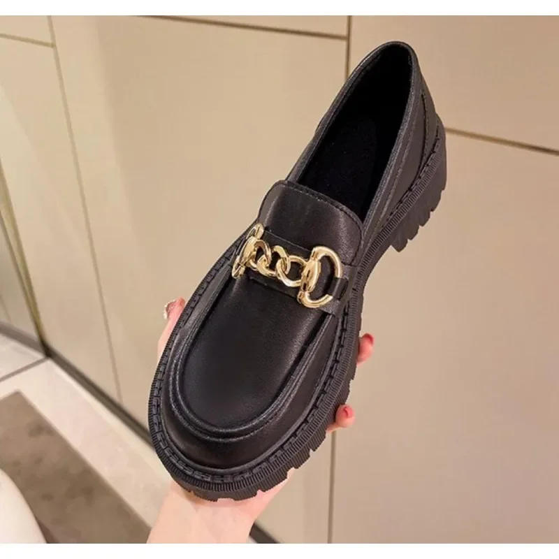 

2025 Women Spring New Black Platform Flats Shoes Metal Designer Casual Leather Oxfords Women Loafers Slip on Boat Shoes