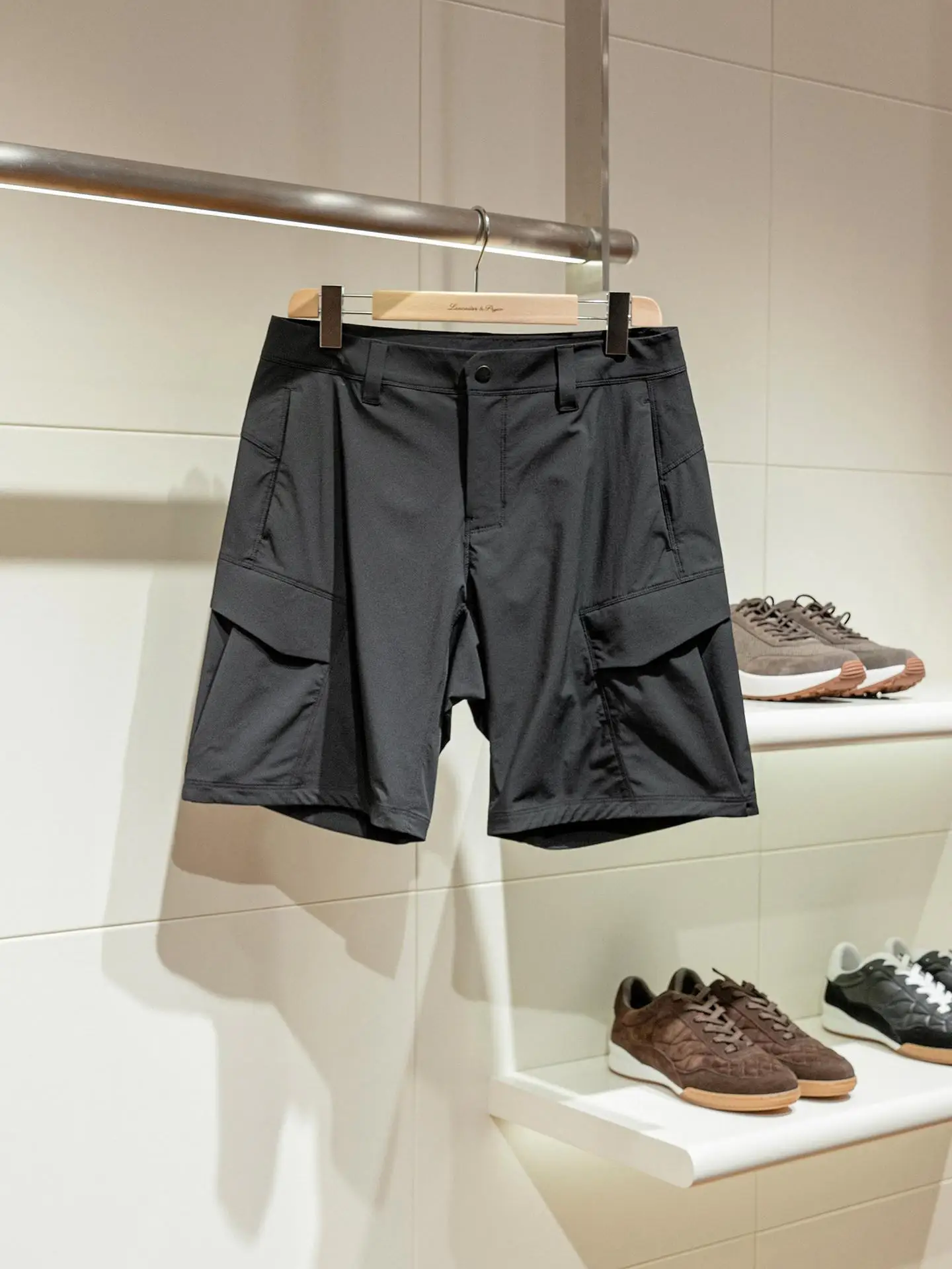 Afbeelding 4: Zomerse casual loszittende ademende modieuze licht luxe heren shorts