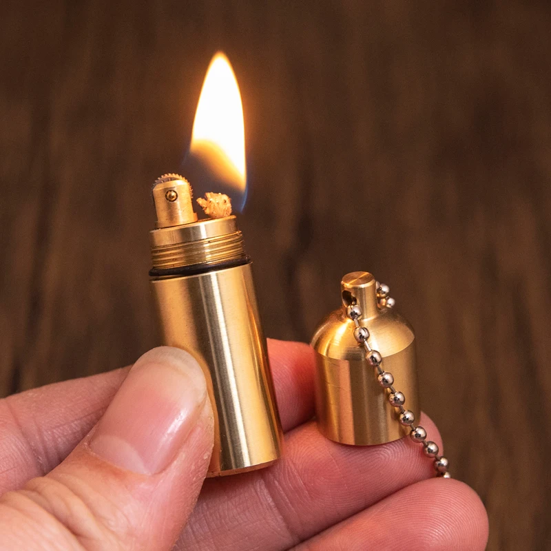 Retro Vintage Mini Zapalniczka Naftowa Przenośna Osobowość Zapalniczka Benzynowa Gadżety Wisiorek 55 * 17MM