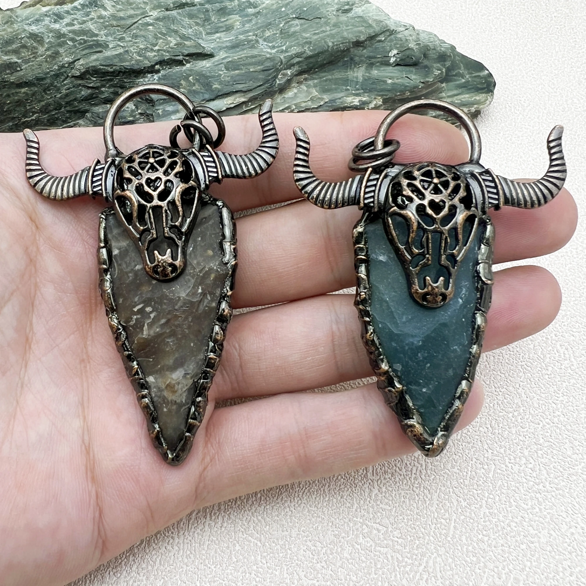 

5PCS Ethnic Tribal Jewelry Large Indian Agates Arrowhead Bull Head Pendant For DIY Neklace Jewelry Making