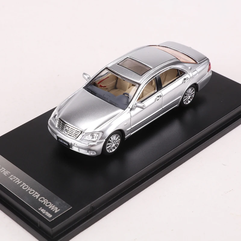 Dcm 1/64 For Toyota CROWN 12th generation Metal Diecast Model Car Kids Gifts  Ornaments