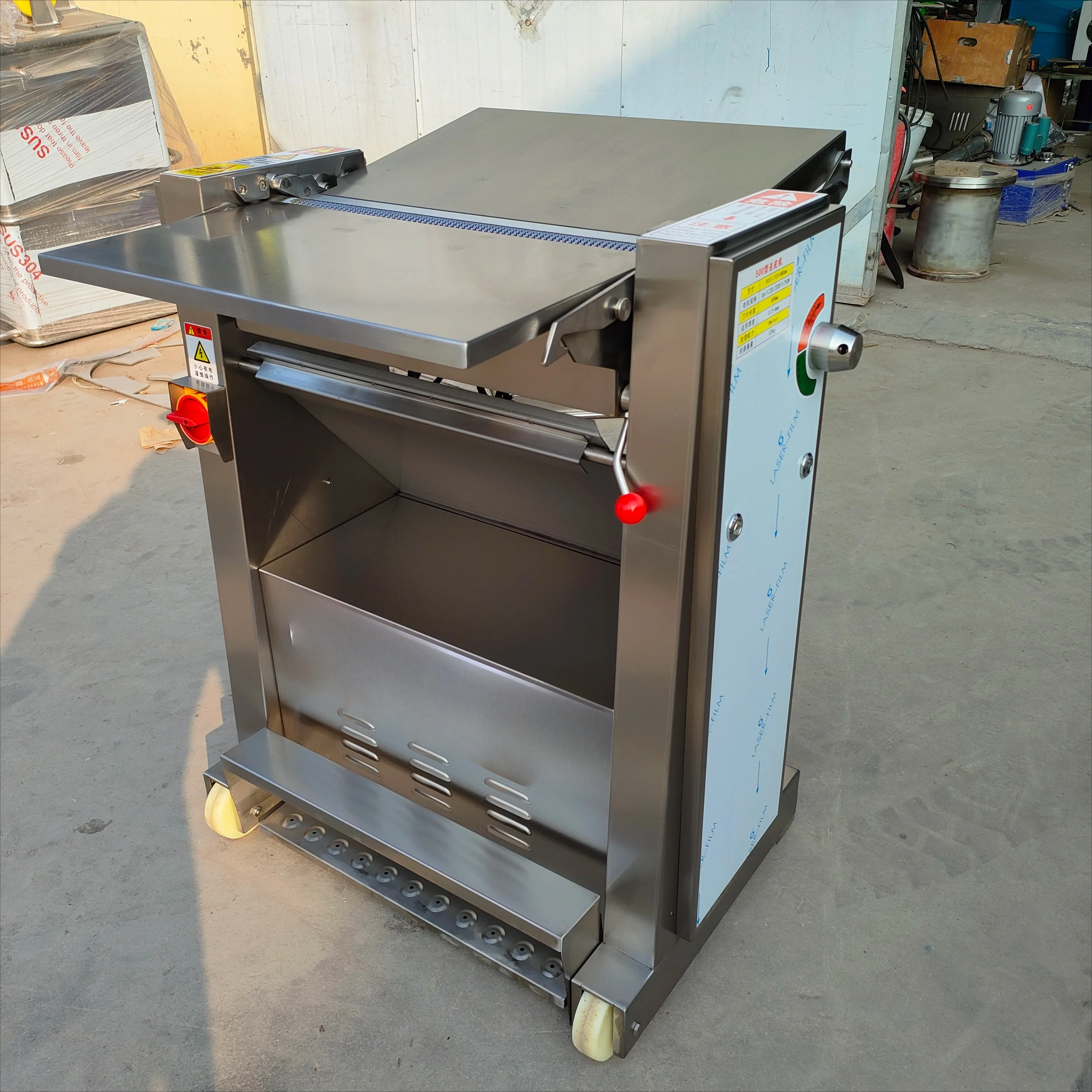 Automatic pigskin peeling machine for meat processing plant food production line