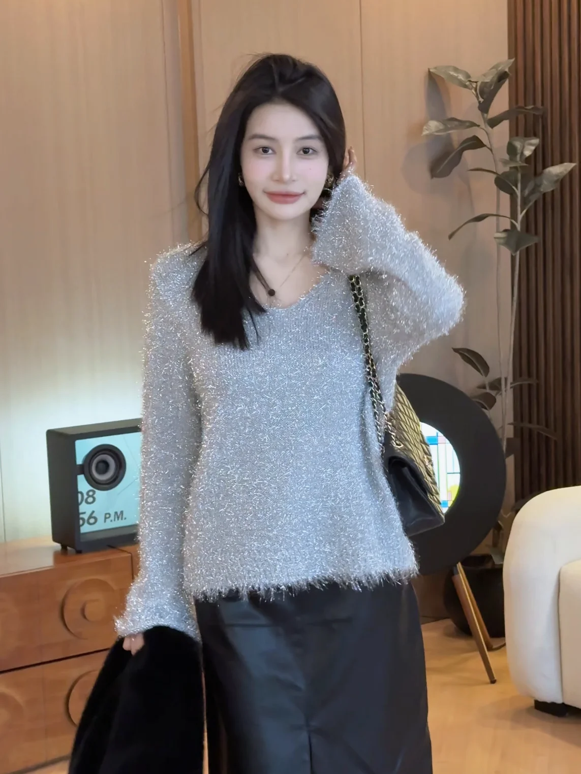 

iny Soft Cozy V-Ne Winter Knitted Sweater Long Sve Fine Fla Silk Women's Faion Casual Slim Fit Polyester Fiber