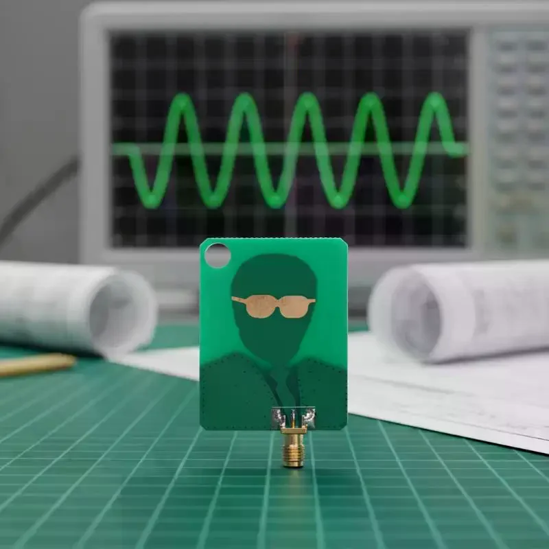 2.4GHz to 7GHz communication equipment ultra wideband antenna SMA interface RF antenna module UWB-1P