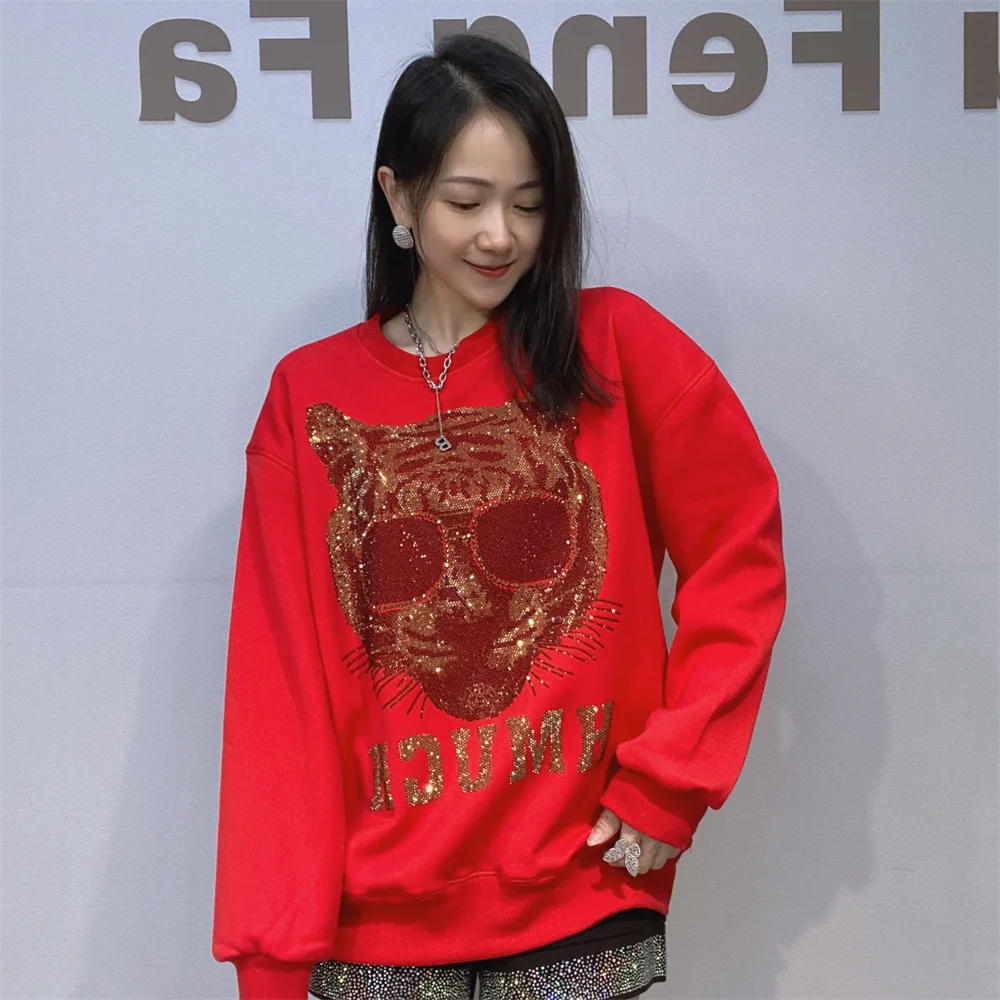 เสื้อฮู้ดดี้กำมะหยี่หนานุ่มทรงโอเวอร์ไซส์สำหรับผู้หญิง เสื้อผ้าฤดูหนาว ลายการ์ตูนเสือเพชร เสื้อถักทรงหลวม เสื้อสเวตเชิ้ต