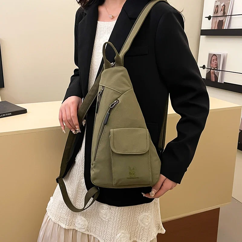 

Новый однотонный нейлоновый мини-рюкзак на молнии, универсальная легкая маленькая нагрудная сумка, 2026, модная простая женская сумка на плечо