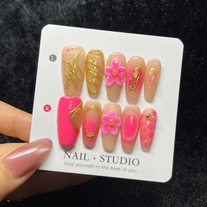 

10PCS Handmade 3D Carved Flowers False Nails Golden Goil Patterns Pink Blush Gradient French Press on Nails Wearable Sweet Nails