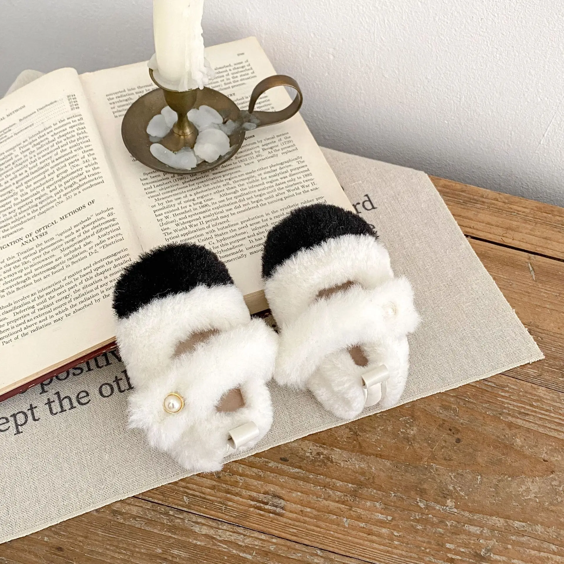 

2025 Winter Baby Girl First Walkers Faux Wool Booties Soft Sole Shoes Non-Slip Warm Comfortable 0-12 Months​