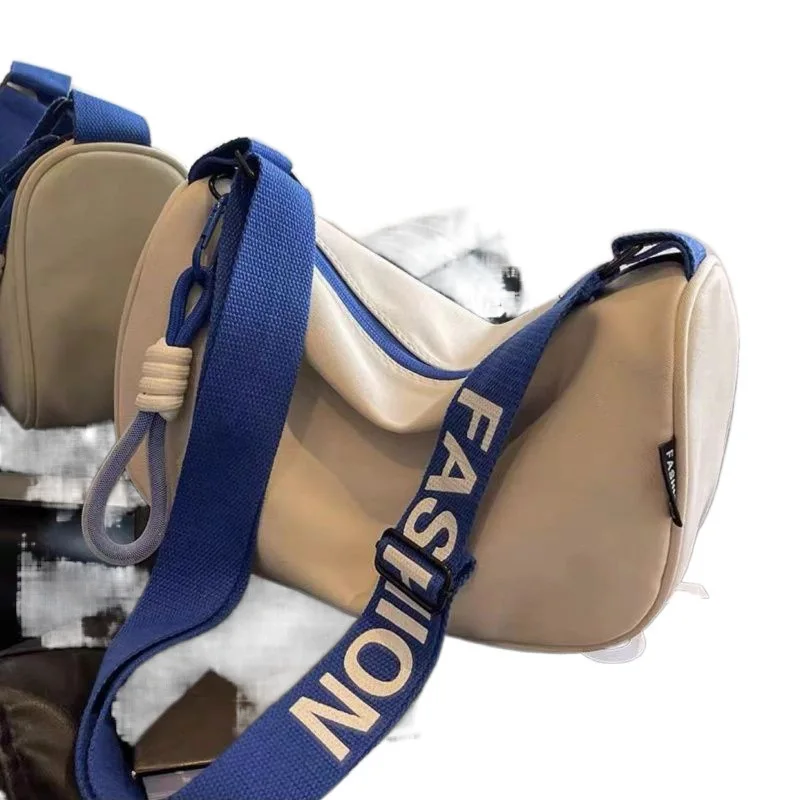 Sac fourre-tout léger de grande capacité, sac à bandoulière avec oreiller à la mode pour les déplacements quotidiens et les voyages, les activités de plein air