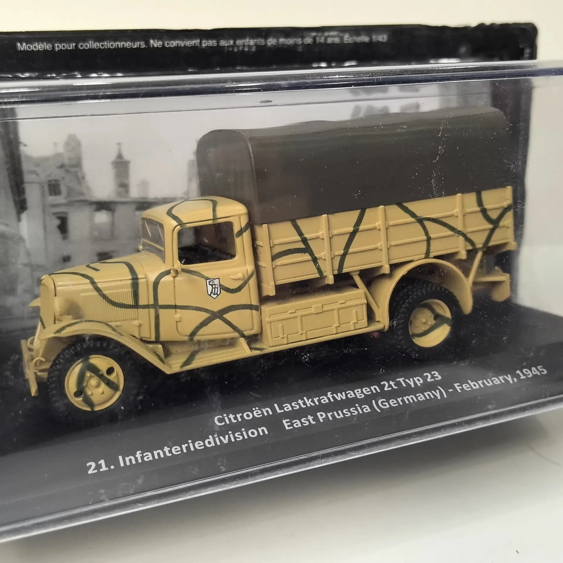 modele-de-voiture-en-alliage-diecast-ixo-a-l'echelle-1-43-typ-23-1945