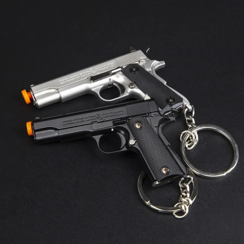 1:3 Metalowy Złoty M1911 Colt Model Pistoletu Zabawki Mini Brelok Wygląd Realistyczny Kolekcja Pubg Rekwizyt Urodzinowy Wiszący Prezent Świąteczny z Etui