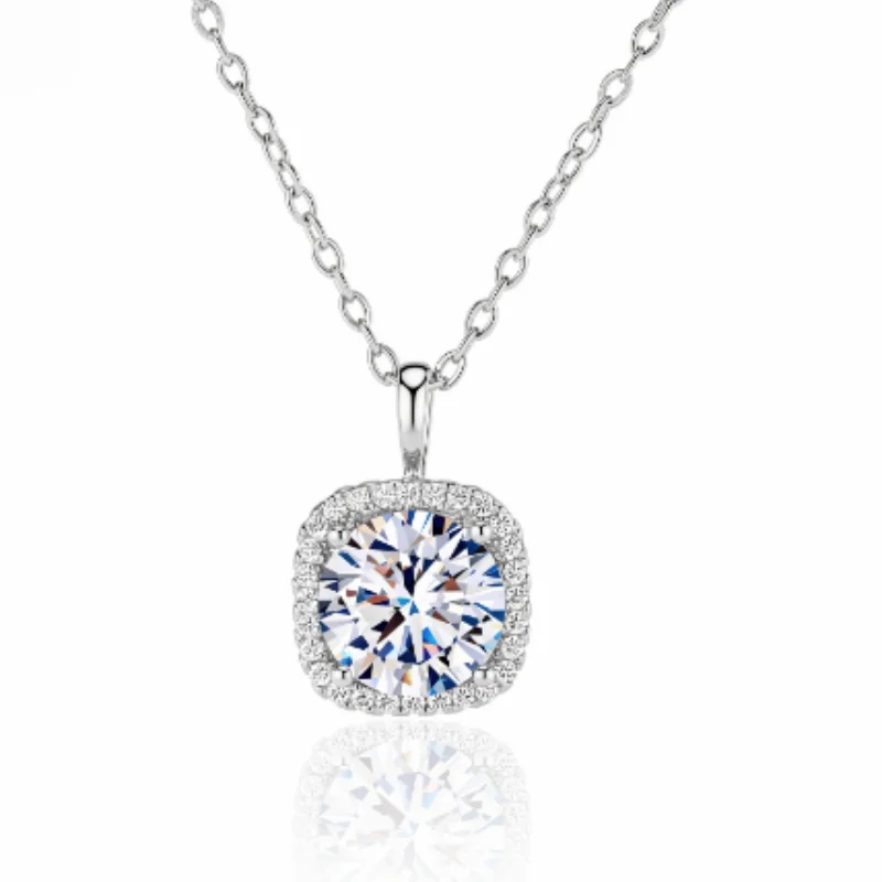 European and American Moissanite Square Sugar Necklace, Ladies' Shiny Zircon High-end Feeling, Light Luxury Collarbone Chain