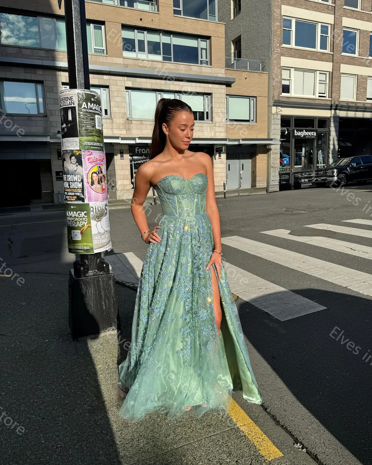 Glamorous A Line Prom Dresses Stunning Lace Sleeveless Evening Gowns Charming Sweep Train Customized Wedding Guest Dresses