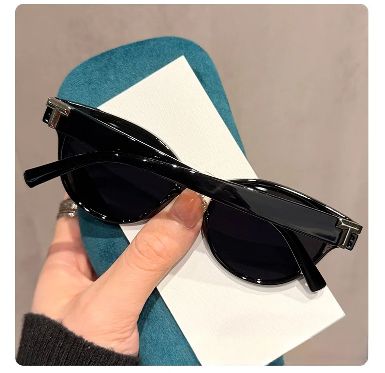 Neue Sonnenbrille im Cat-Eye-Stil mit T-förmigen Bügeln und kleinem Duft für Damen DS-8820 – Detail 9