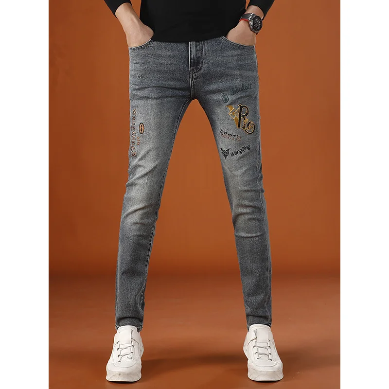 

Легкие роскошные мужские брюки с вышивкой, осень 2023, новый стиль, модные эластичные повседневные джинсы на маленькой ножке