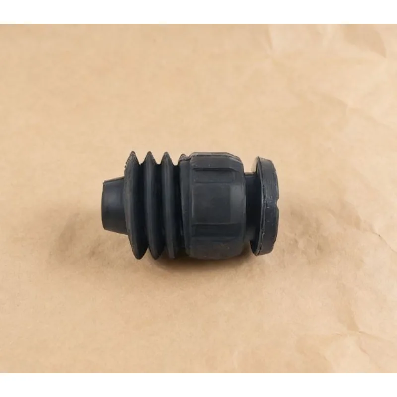 

Для Changan CS75, CS55, CS35 PLUS: резиновая накладка на заднюю дверь багажника (защита от царапин)