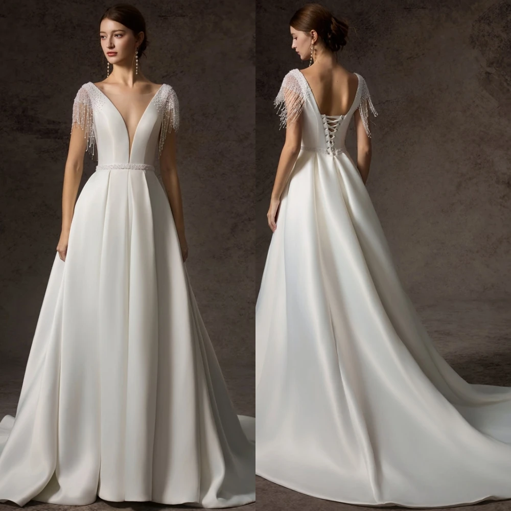 

Customized Luxury V-Neck Satin Evening Dress Sparkly Chapel Train Prom Dresses High Quality Tassel Special Occasion Gowns