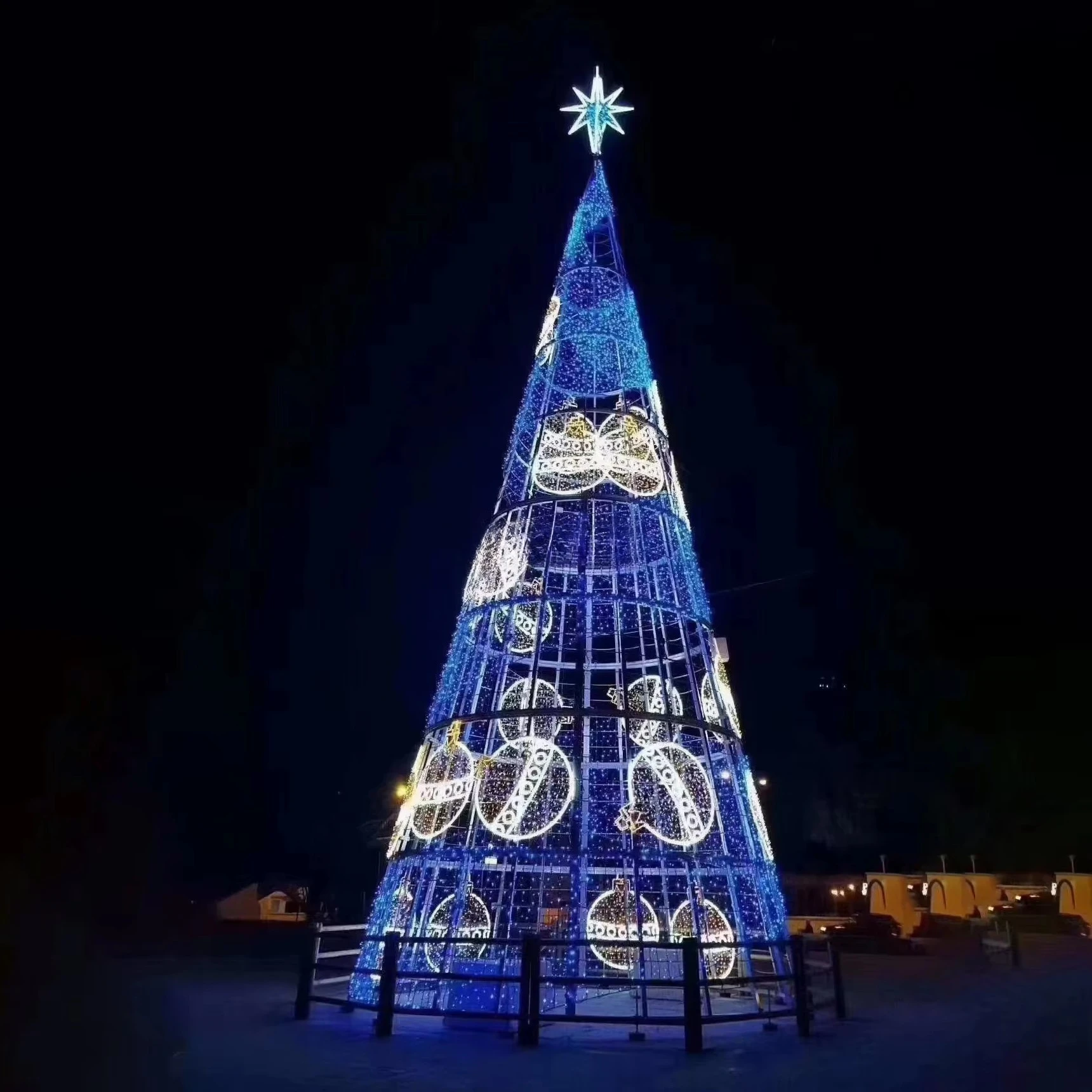 he-Commercial Christmas Decoration 10m 12m 15m Giant Huge Gold Spiral Christmas Tree with Led Lights Can Be Customized！