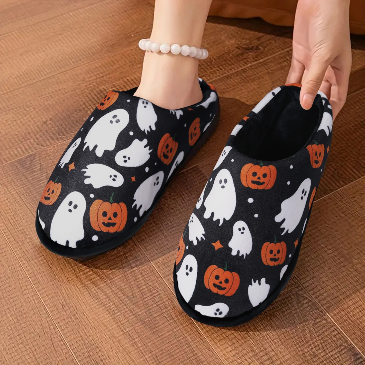 

Halloween Pumpkin Slippers, Plush Cozy Indoor Womens Slippers, Soft Bedroom Slip On Shoes, Non-slip Rubber Sole, Halloween Gift