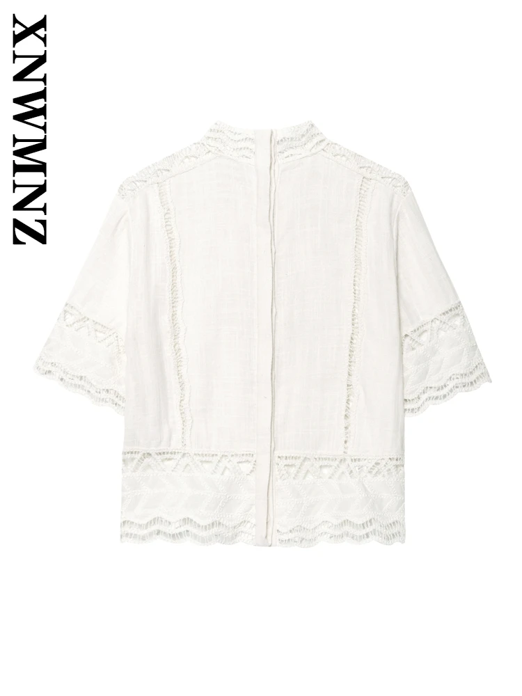 XNWMNZ 2025 ملابس نسائية صيفية أنيقة غير رسمية بياقة واقفة قميص كروشيه بسيط للسيدات بأكمام قصيرة بلوزة كلاسيكية بأكمام قصيرة