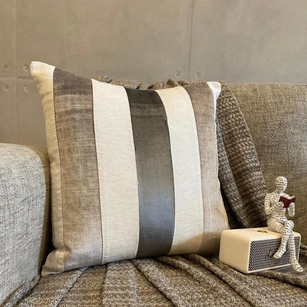 أغطية وسائد مخططة مخملية حديثة مقاس 26 × 26 | حافظات وسائد باللون الرمادي المرقعة لديكور المنزل المعاصر #4