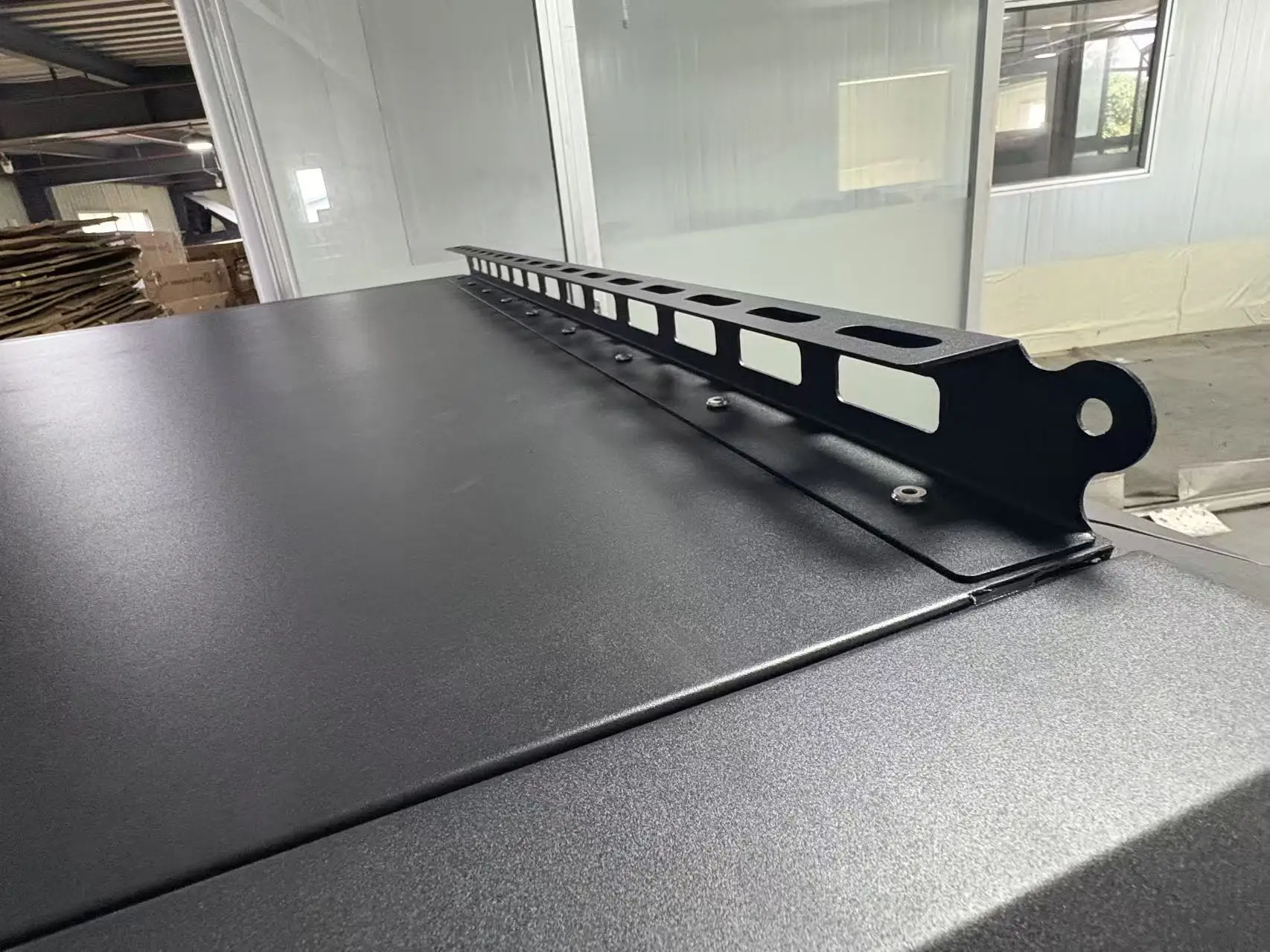 Durable Aluminum Alloy High Canopy Cover for Pickup Trucks-Easy Installation & Cargo Protection Auto Part