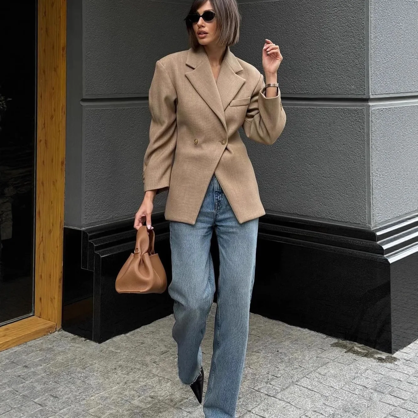 2025 New Khaki Single Breasted Notched Lapel Waist Tying Tailored Hem Slit Cuff Buttons Decoration Blazer Women Outfit