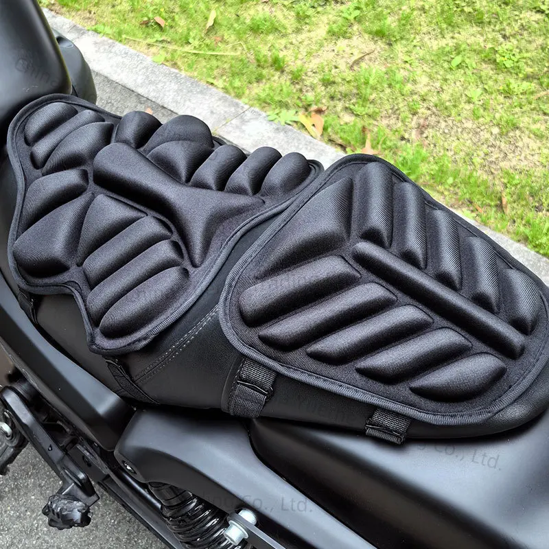 Shock-absorbing electric vehicle seat cushion cover, ventilated motorcycle seat cushion, motorcycle accessories