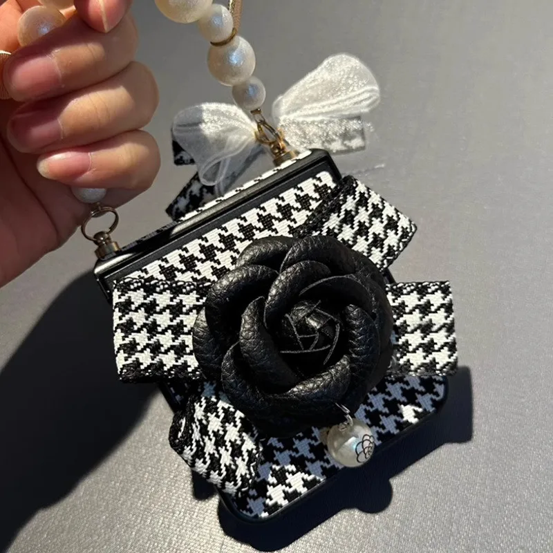 

For Samsung Galaxy Z Flip 6 5 4 3 5G Camellia Flower Portable Elegant Pearl Hand Chain Hinge PU Houndstooth Leather Case Cover