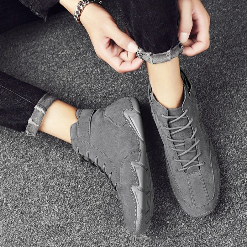 

Новые мужские ботинки 2026: повседневные кожаные люксовые высокие кроссовки, элитные лоферы, мотоциклетные ботинки до щиколотки для мужчин