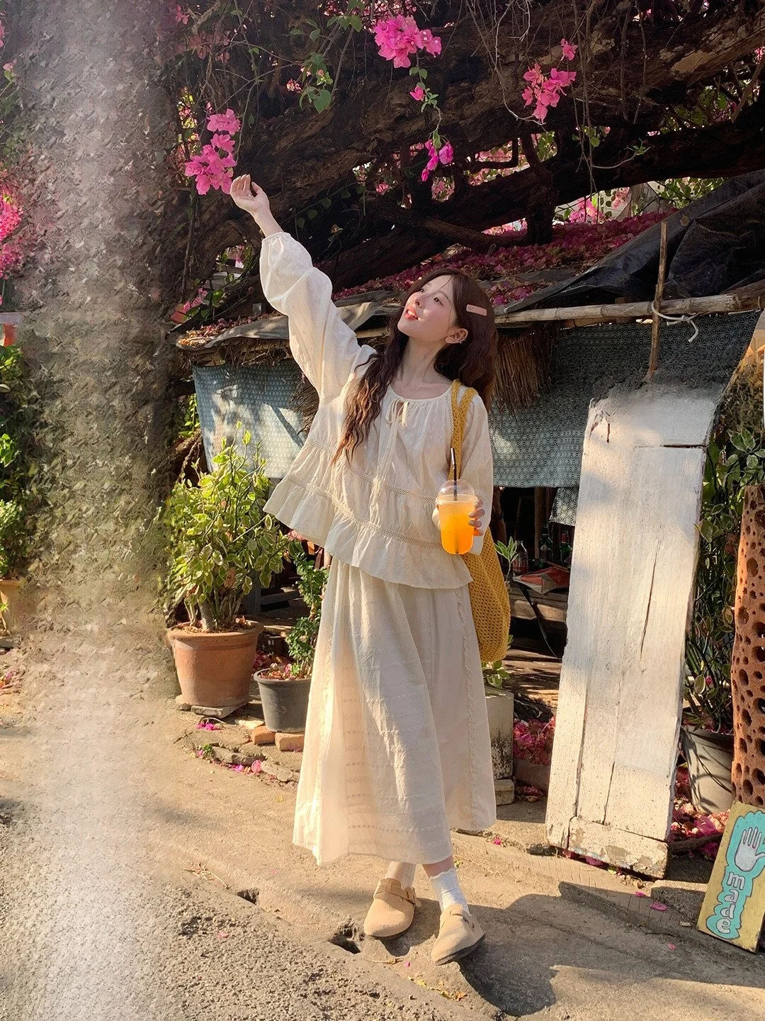 

Нежный женский комплект из рубашки и юбки Lush Loose с вырезами, в корейском стиле, для весеннего сезона, с высокой талией, рукавами-фонариками, дышащий, C...