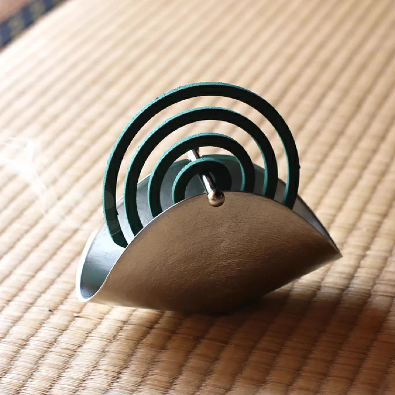 Lata hecha a mano, plato de incienso, caja de almacenamiento con soporte para bobina de mosquitos Hecho en Japón