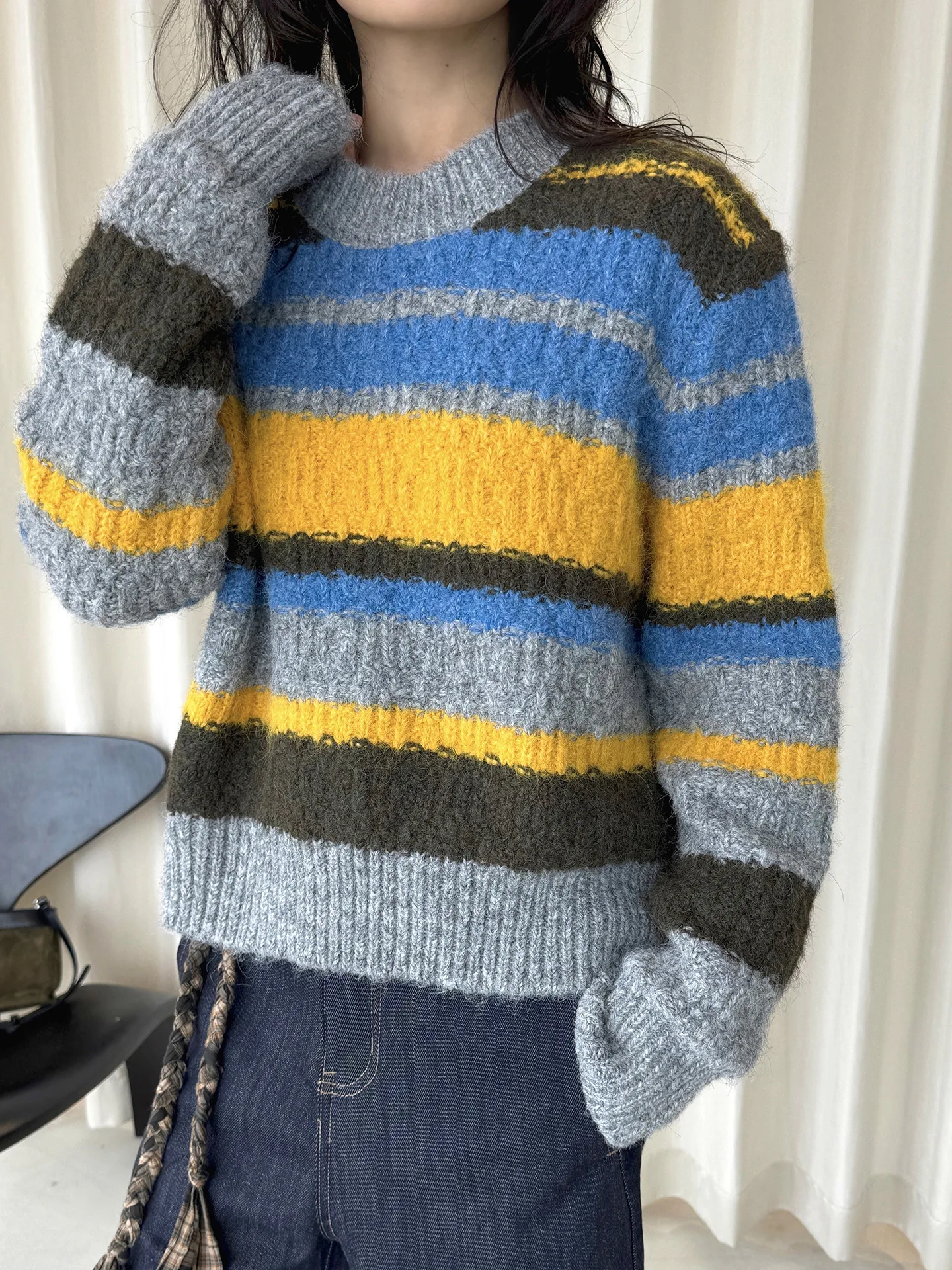 

Новый зимний корейский шерстяной свитер в контрастную полоску с круглым вырезом в стиле ретро, свободный топ для женщин