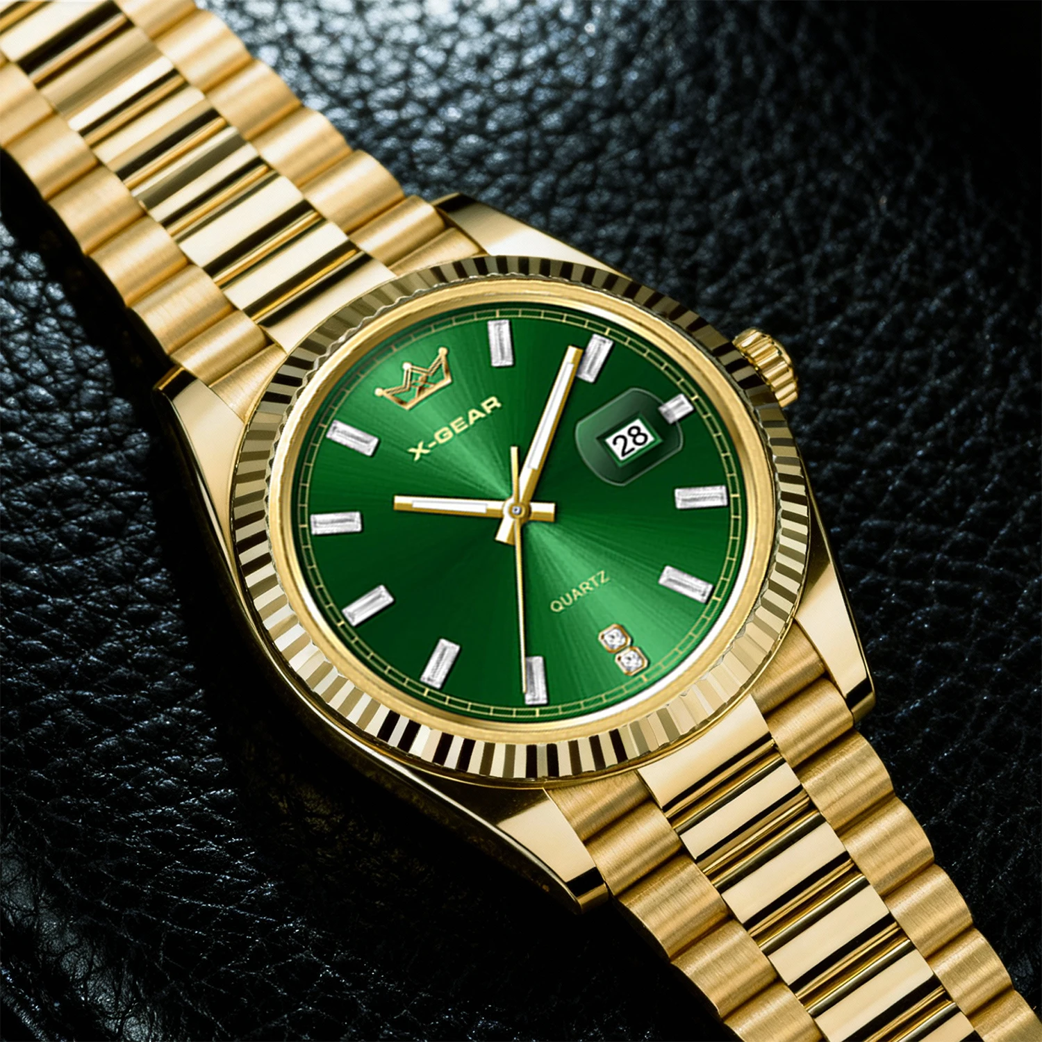 

Men's Gold-Tone Large Dial Quartz Watch with Stainless Steel Strap, Date Display & Water Resistance