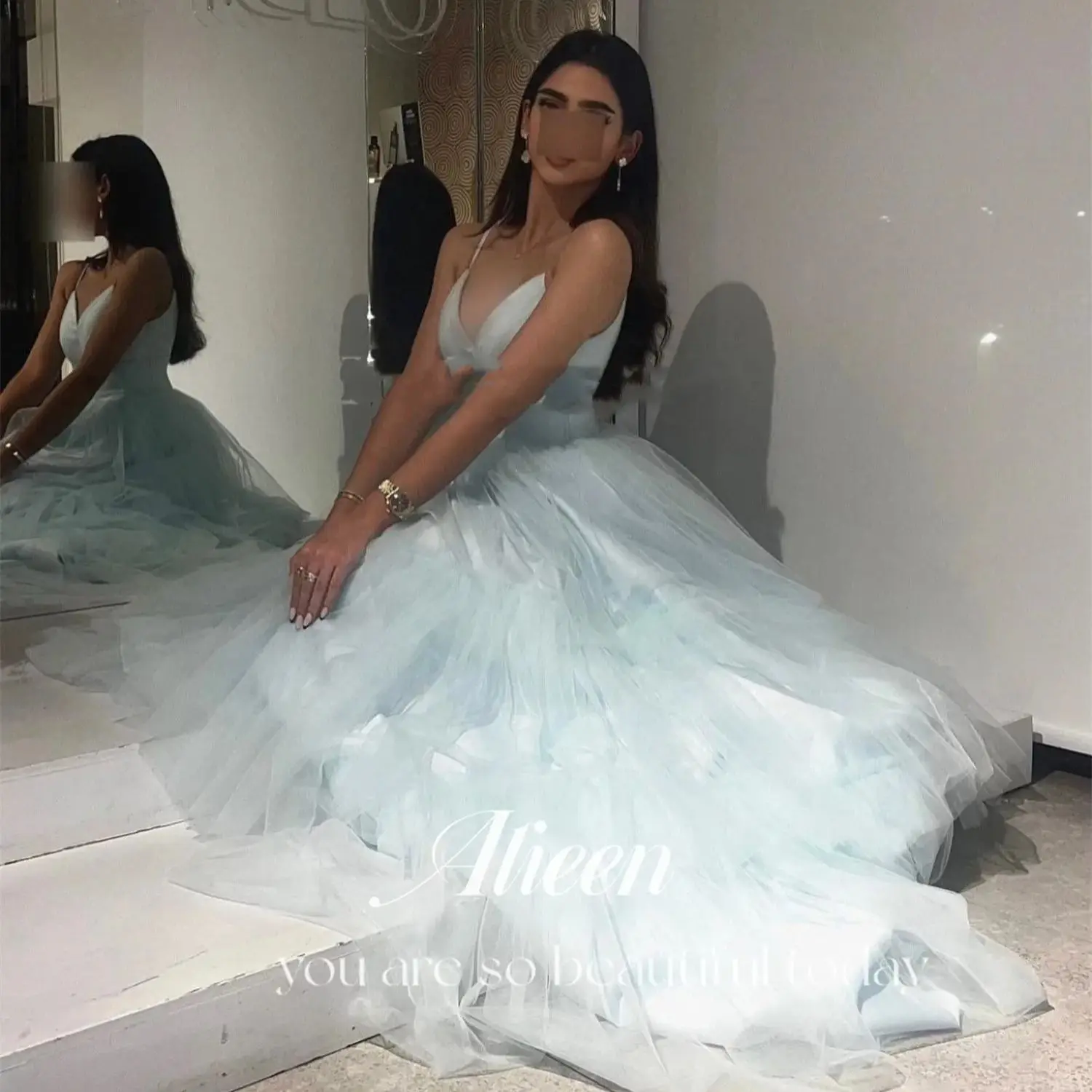 

Aileen V-neck Light Blue Layered Luxury Evening Dresses 2024 Prom Dress Party Elegant Woman Wedding Sharon Happy Graduation Gown