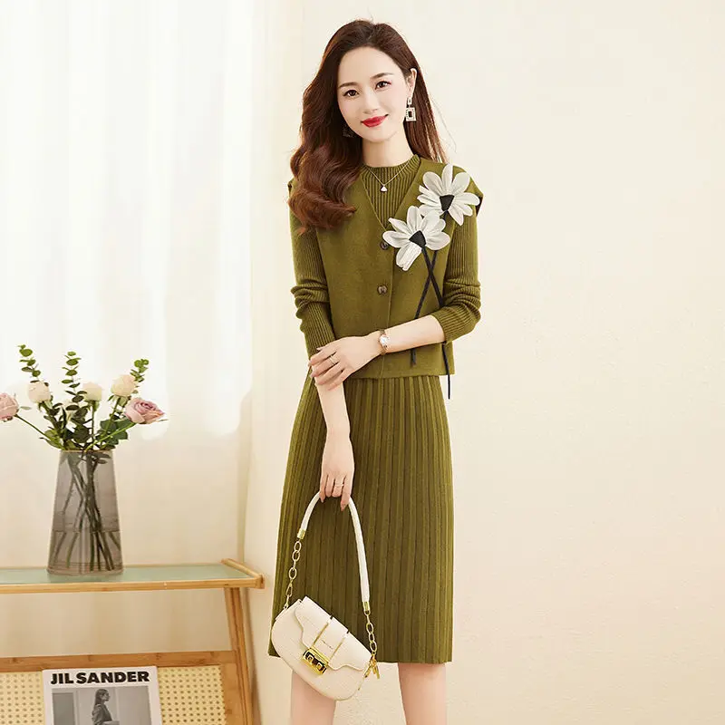 Women\'s Autumn and Winter Two-piece Knitted Dress New Mid to Long Style Slim Fit and Fashion Temperament Set Casual Dresses