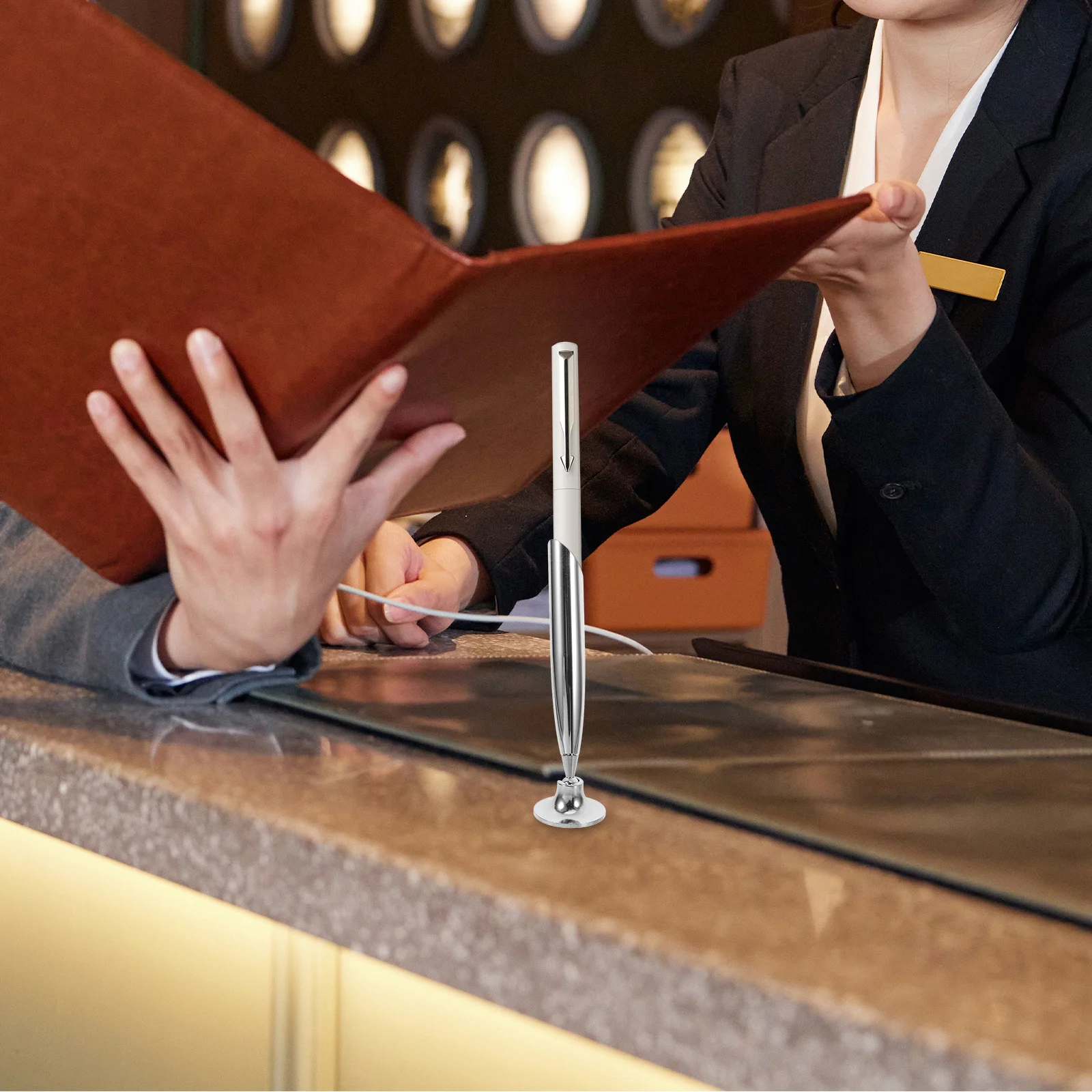 

4 шт., металлический держатель, подставка для стола, одинарное основание, фонтан, шариковая ручка, органайзер для карандашей, офисная сушилка для кистей, школьное использование в отеле