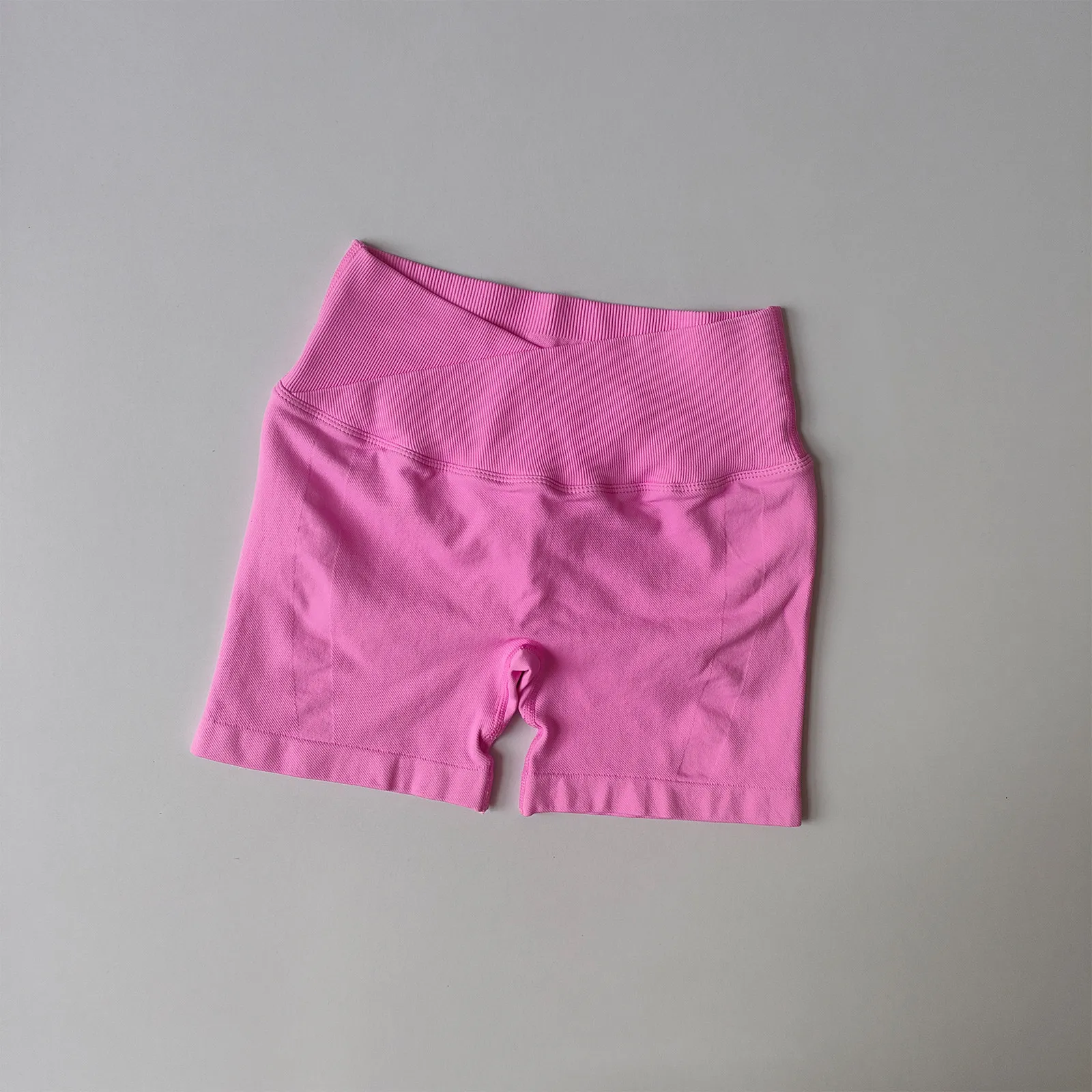 Hochgeschnittene Nahtlose Fitness-Shorts mit Drei-Punkt-Pfirsich-Po-Lifting-Effekt, Schnelltrocknend, Eng Anliegend, für Yoga und Pilates – Detail 3