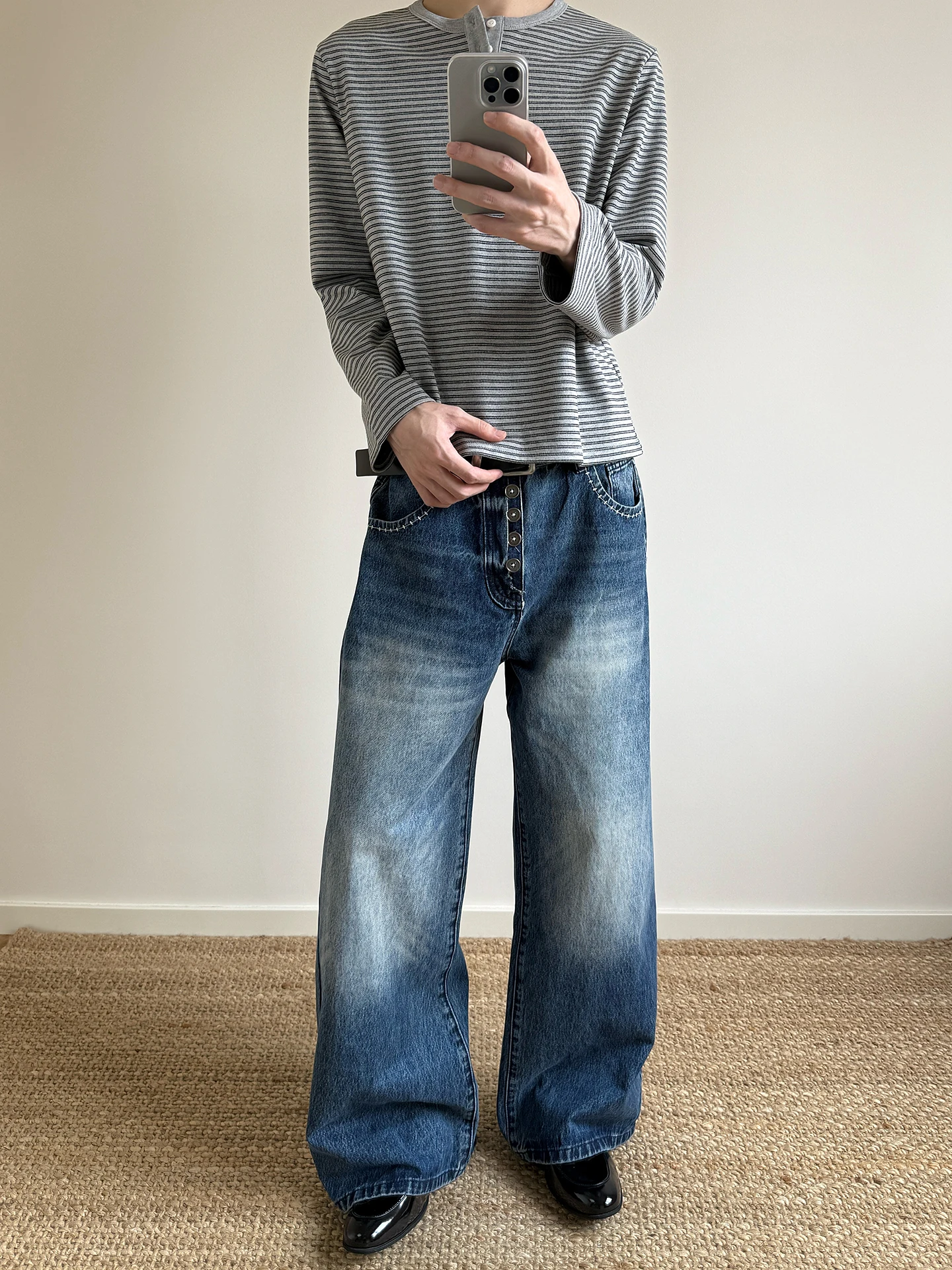 

Retro American Five-Button Design Washed out Jeans Men Loose Wide Leg Pants Trendy Youth Casual Wear Resistant Straight Leg J...